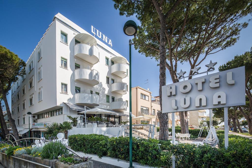 Hotel Luna Lignano Sabbiadoro Buitenkant foto