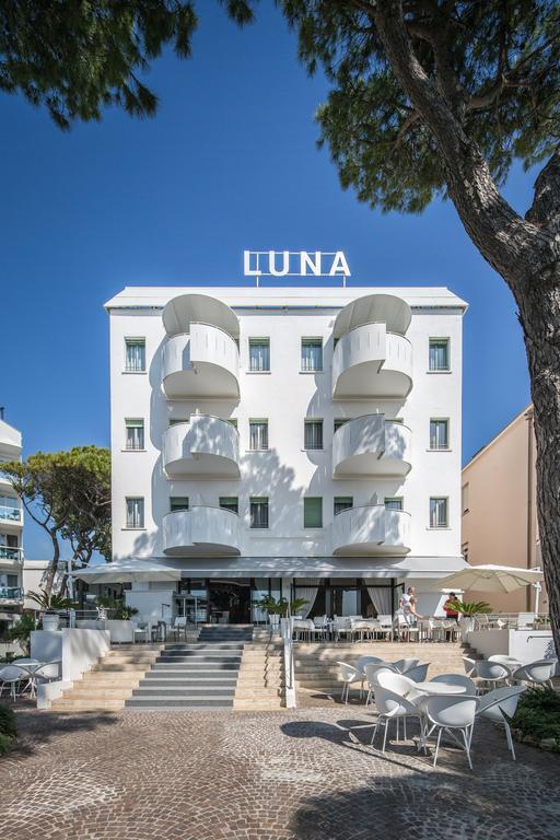 Hotel Luna Lignano Sabbiadoro Buitenkant foto