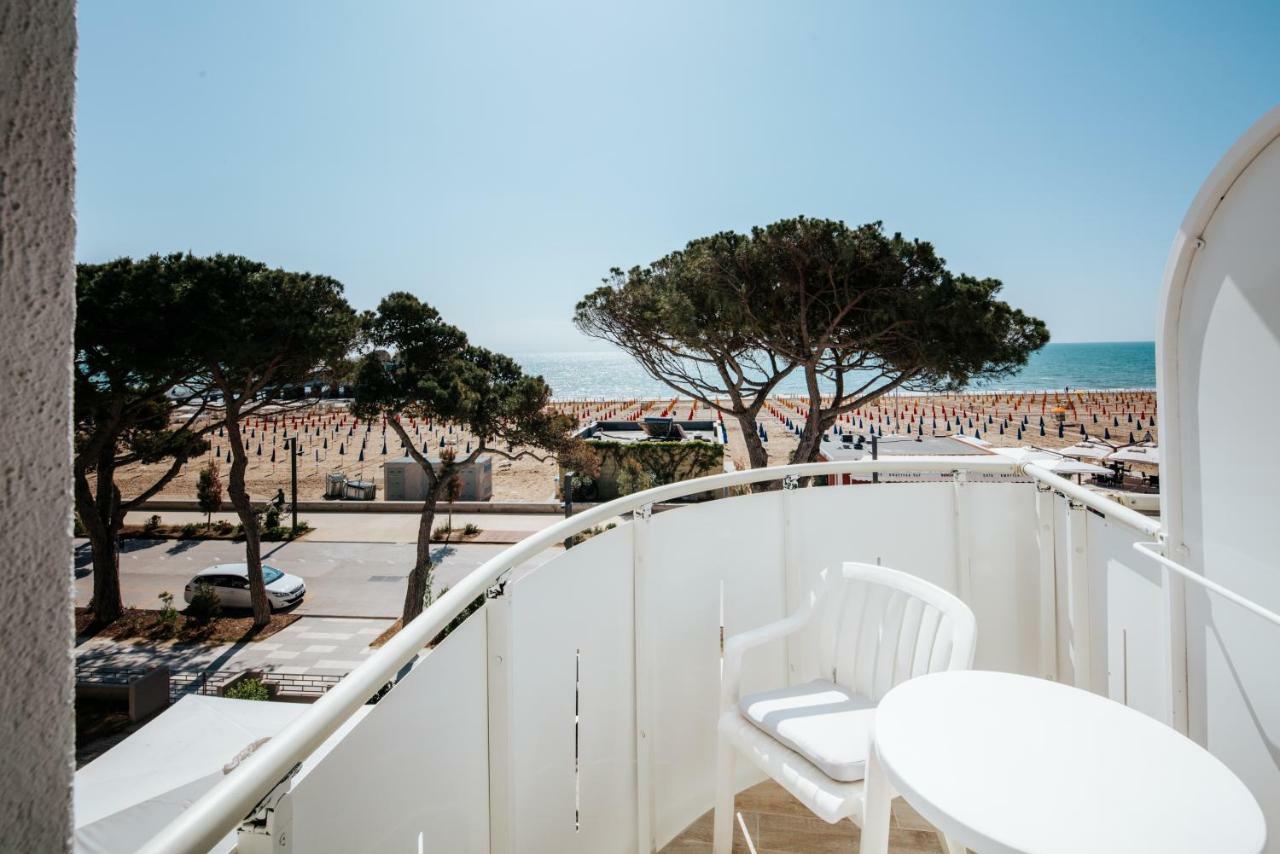 Hotel Luna Lignano Sabbiadoro Buitenkant foto