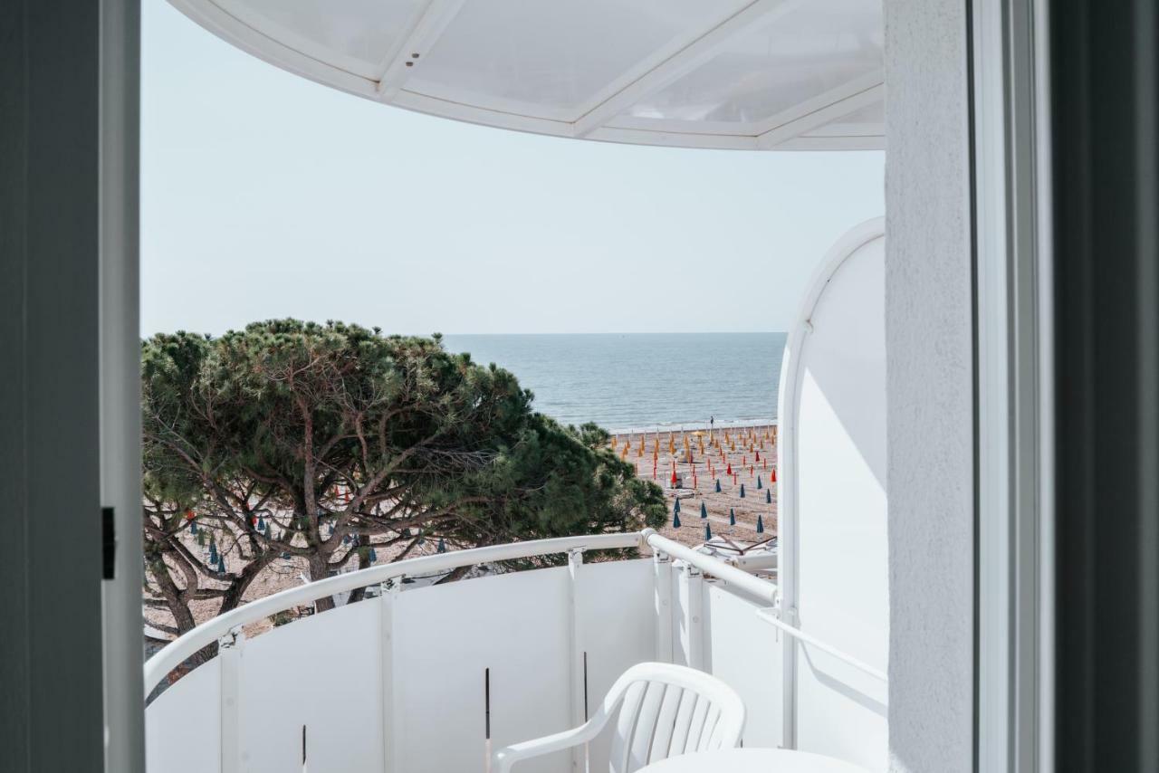 Hotel Luna Lignano Sabbiadoro Buitenkant foto