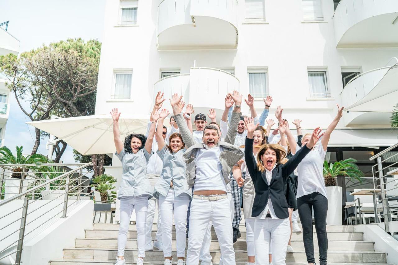 Hotel Luna Lignano Sabbiadoro Buitenkant foto